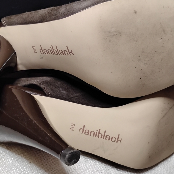 Daniblack Brown Suede lace-up heel booties - Picture 5 of 7